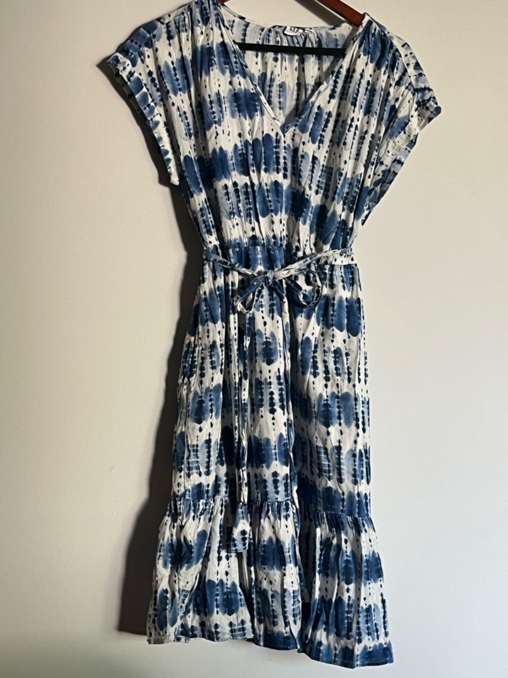 GAP Blue and White Tie-Dye V-Neck Midi Dress with Belt